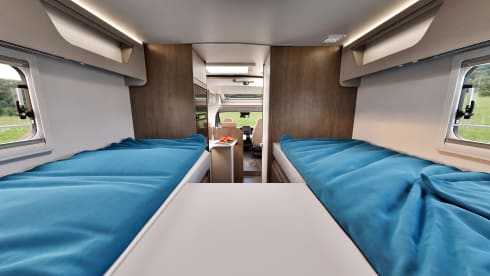 Sunny – Brand new 4-person Carado T448 - semi-integrated (2025)