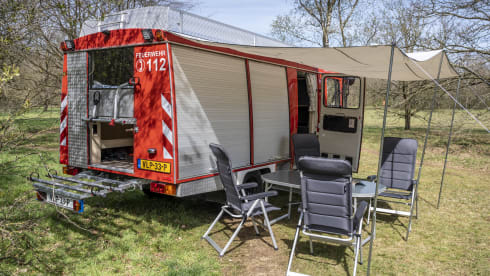 Leonardus – Leonardus - fire brigade camper Mercedes 4-p