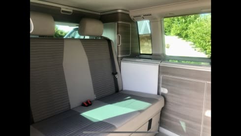 Orca – VW California: Ocean - 4 berth. Automatic