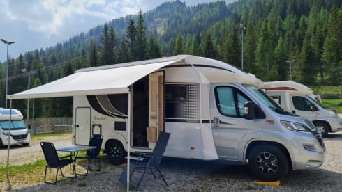 New Bürstner motorhome for 4 people