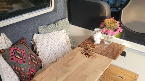 Cool, cozy 3p Renault Master campervan from 2017