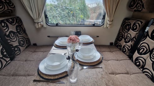 Eldonis the Explorer  – Explore the UK in Comfort – 6-Berth Elddis Motorhome with Full Amenities