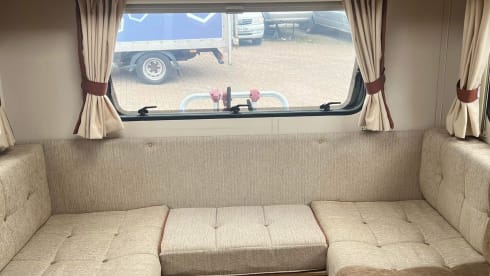 4 berth Peugeot Elddis Autoquest