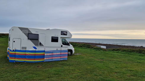 Adria – 7 berth Fiat Ducato  Adria sunliving 
