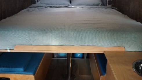 Vanture24 – 2p Volkswagen bus from 2011