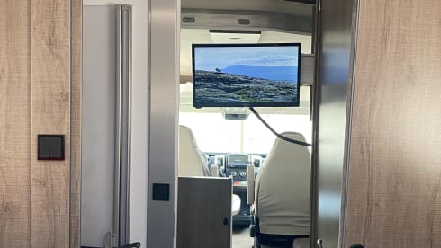 Paris – Motorhome Mooveo TEI 70EBH with lifting bed