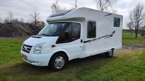 Benimar Tessoro 400, 4 persons, 2012, semi-integrated