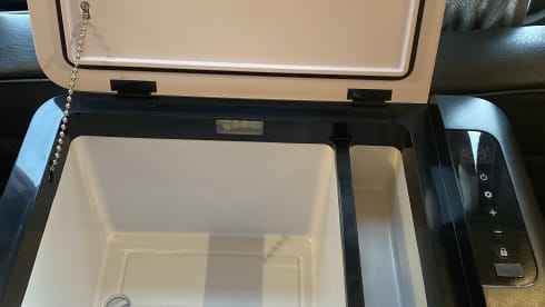 3 berth Mercedes-Benz campervan from 2015