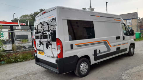 MH21 – 2 Berth Campervan/Motorhome - Fully equipped for your next Adventure