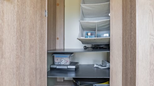 Fransie  – Luxury 5 person Alcove camper from 2017: Fransie