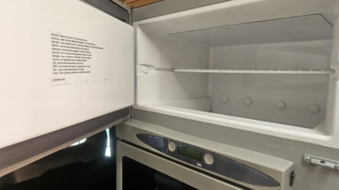 Adventurous and mega comfort with this 6-person Challenger alcove from 2012
