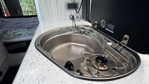 OFIE – Vi presentiamo OFIE, il nostro camper a 4 posti letto, pronto per la vostra avventura. 