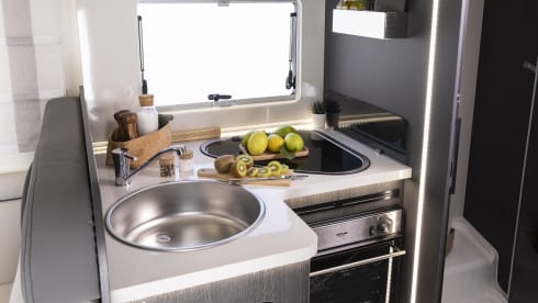 Arlo – New 2025 5 Berth off-grid Motorhome