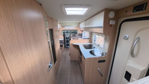 Beluga – Sunlight A72  - 6 Berth Motorhome Insurance Included