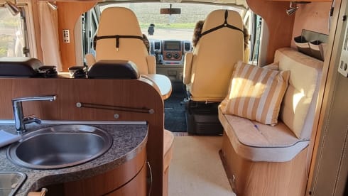 Hymer semi-integrated max 3 persons built in 2009 