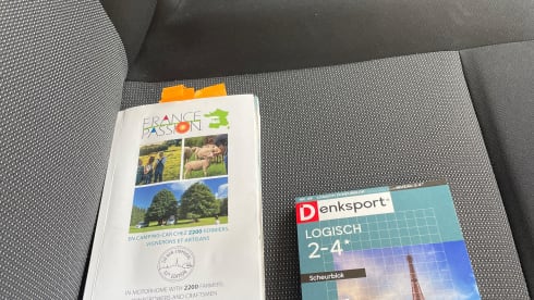 Karel de parel – Mooie zelfvoorzienende buscamper, zo goed als nieuw!