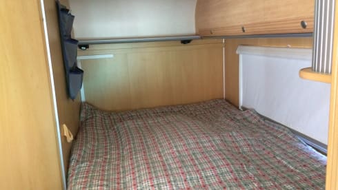 Beautiful compact Dethleff Fortero, red / light gray ..