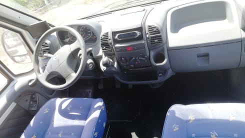 Rodrigue – Comfortable Challenger - 3 double beds