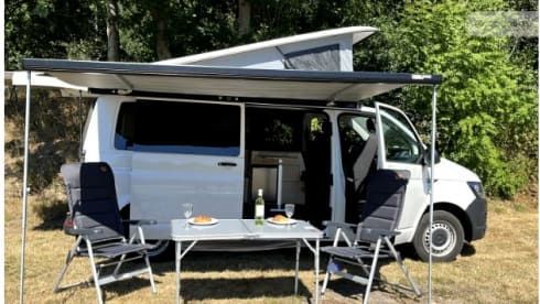 4p Volkswagen campervan uit 2016