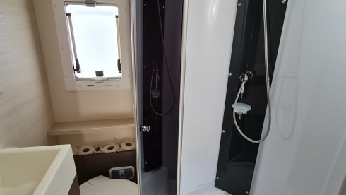 Luxe Familiecamper – Luxury Family Camper, Sleeps 6, Air Conditioning, Wifi