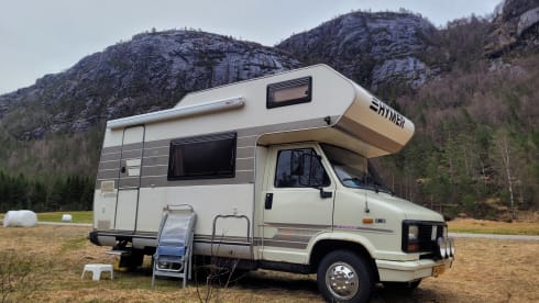 Arie – 4p Hymer alcove from 1990