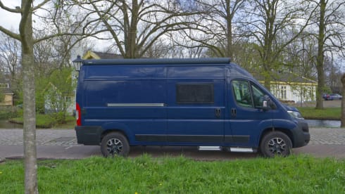 Frits – Frits: Comfortabele, complete camper voor 2 personen (en 1 hond)