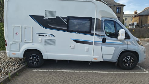 Leofran Roamulus – Roulotte Swift semi-integrata a 2 posti letto del 2018