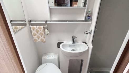 Hamish – 2 berth large campervan 2015 based on Mercedes Sprinter van