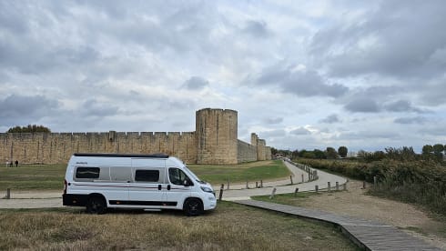 Maliki II – 5***** Dethleffs CamperVan - 2023 - full option - 6.4 meters - 140 hp