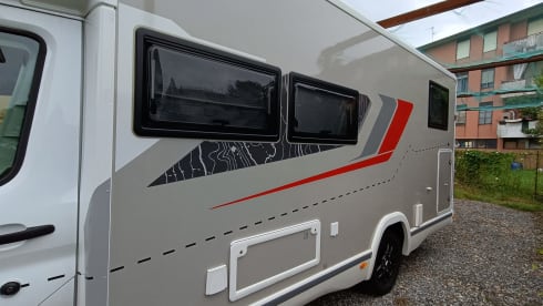 Tradate Camper – Challenger 4 posti automatico