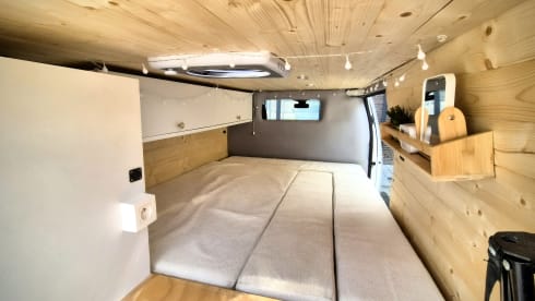 🔋 Comfy Euro6D camper with solar panels and parking heater, 2020