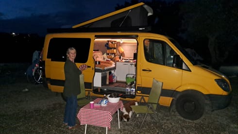 Tall people bus, our Yello Submarine