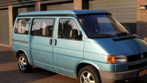 Blauwe bussie – (Almost) free campervan trip? Take me to Barcelona at the end of July! 