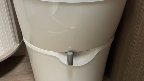 Halifax – Entdecken Sie Bequemes Teilintegriertes Wohnmobil für 4 Personen BJ 2022