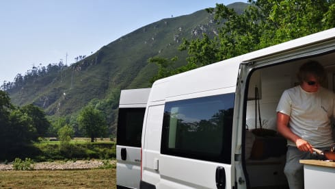 Dolly – 3p Peugeot bus uit 2013