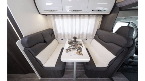 Beluga – New family camper Roller Team FORD 2022