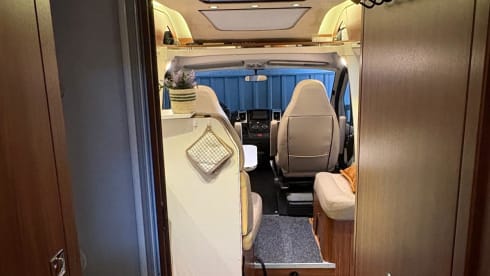 2P Adria Coral plus S670SL 