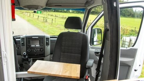 Very complete MB Sprinter 2p off-grid 