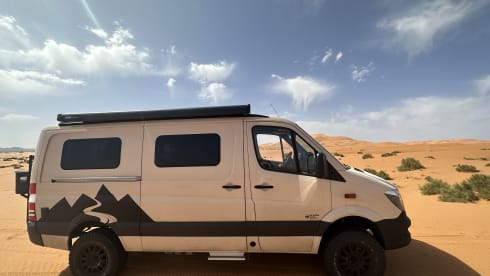Super nice 4x4 Mercedes bus camper