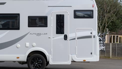 NVW – Large Lounge | Bunk Bed & Double Bed Ideal Family Layout 