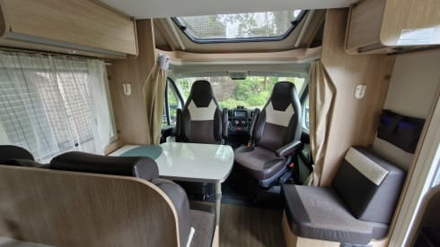 Sunny – Very complete Sunlight camper