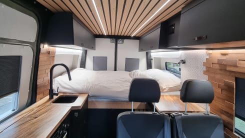 4p Mercedes-Benz bus from 2019