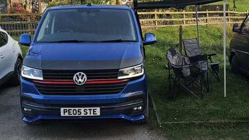 Peanut – 2 berth Volkswagen campervan from 2021