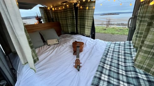 Candy – super cosy  - automatic campervan. price  includes insurance !