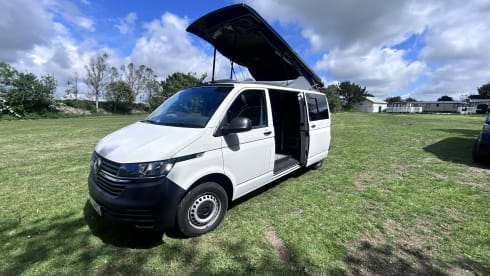 Freedom to roam, comfort to stay! – “VW Transporter Campervan Hire – Adventure Awaits in Newquay”