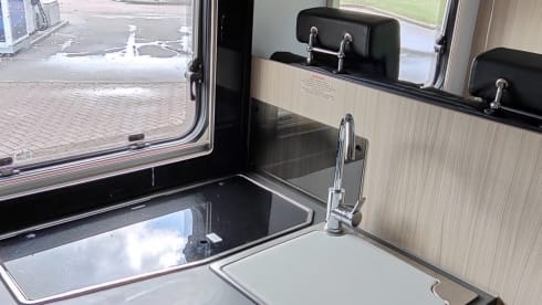 Casita on Wheels –  Luxury 4/5p Sun Living semi-integrated from 2022 off-grid
