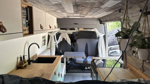 Serenity – 2p Peugeot Boxer L3H2 Volledig Uitgerust