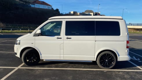 4 berth Volkswagen T5.1 campervan 2014