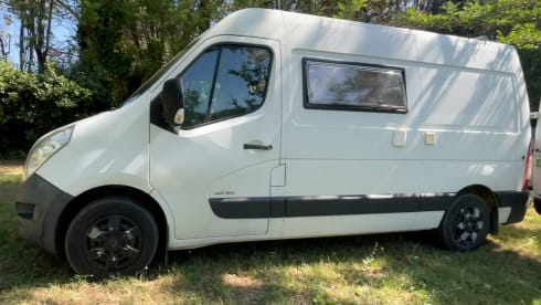 The Fly – 2p Renault campervan