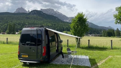 Chris & Ride – 2p MB sprinter OFF-GRID from 2019